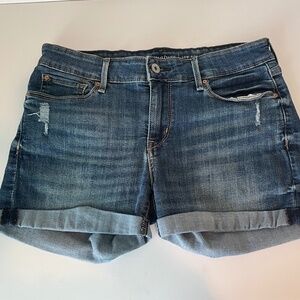 Levi’s Signature Low Rise Stretch Denim Short 8/29